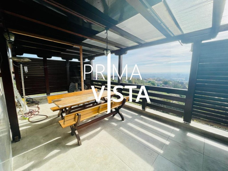 Vanzare casa individuala cu garaj teren 420 mp zona La Ciuperca Dambul Rotund