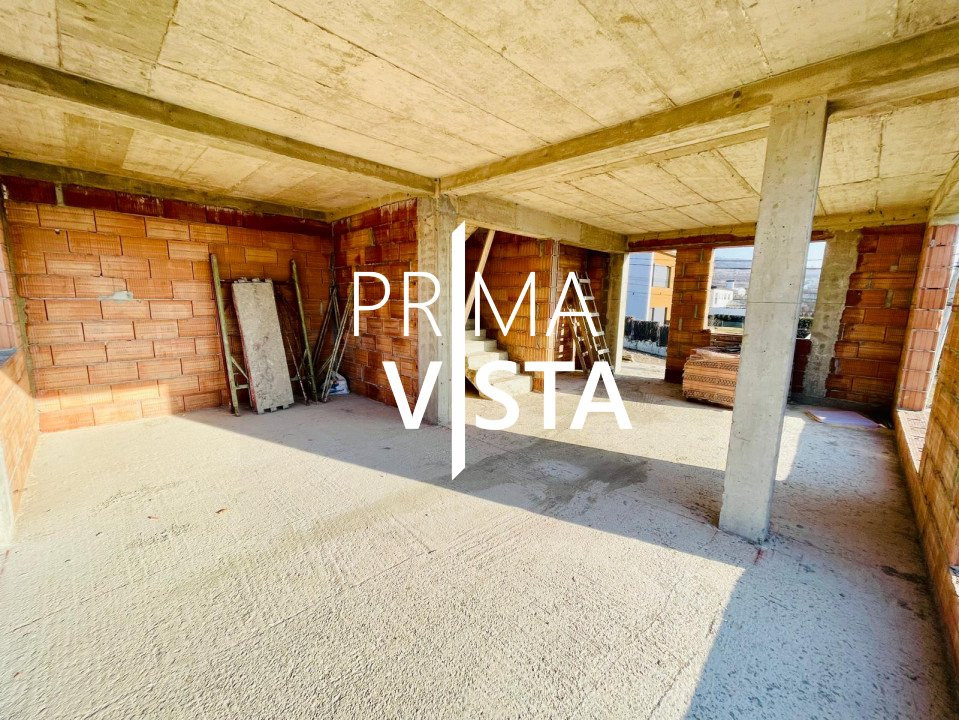 Vanzare casa cuplata cu panorama 156 mp, 2 garaje zona Dambul Rotund