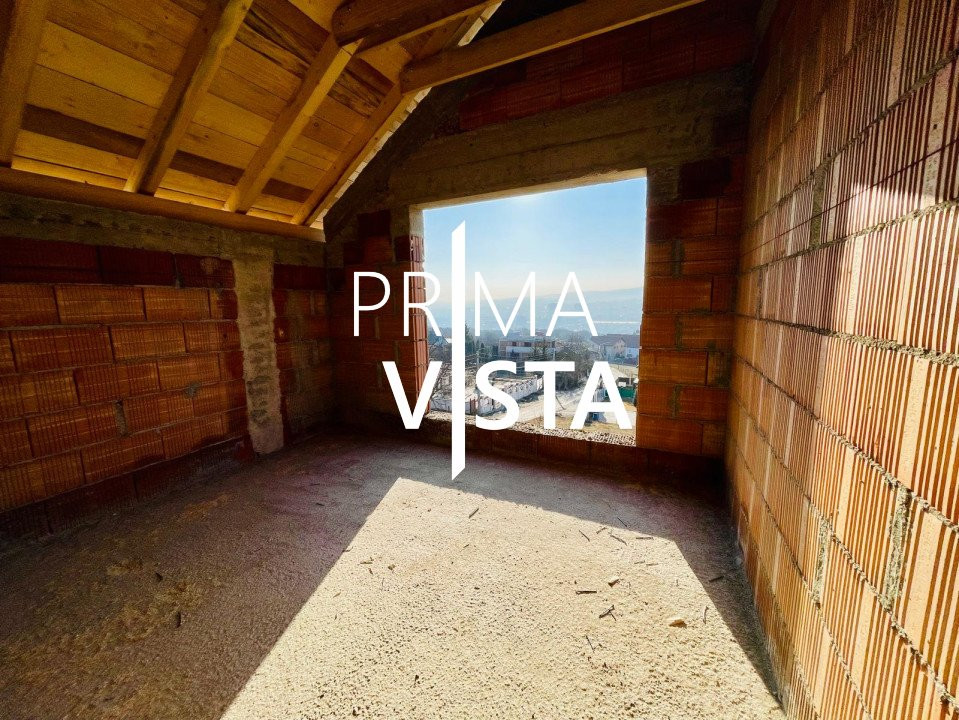 Vanzare casa cuplata cu panorama 156 mp, 2 garaje zona Dambul Rotund