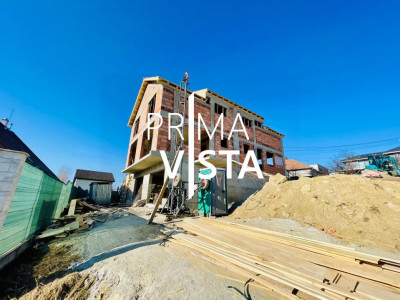 Vanzare casa cuplata cu panorama 156 mp, 2 garaje zona Dambul Rotund