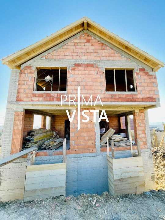 Vanzare casa cuplata 163 mp utili zona La Ciuperca Dambul Rotund